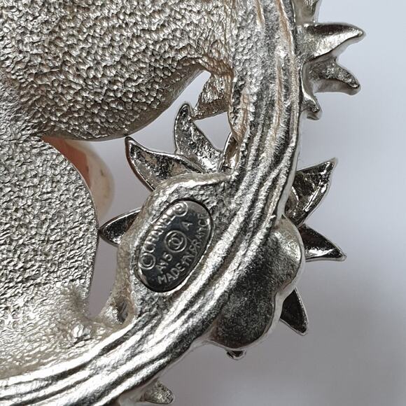 CHANEL COCO Mark 2015 Camellia Brooch - Picture 4 of 4